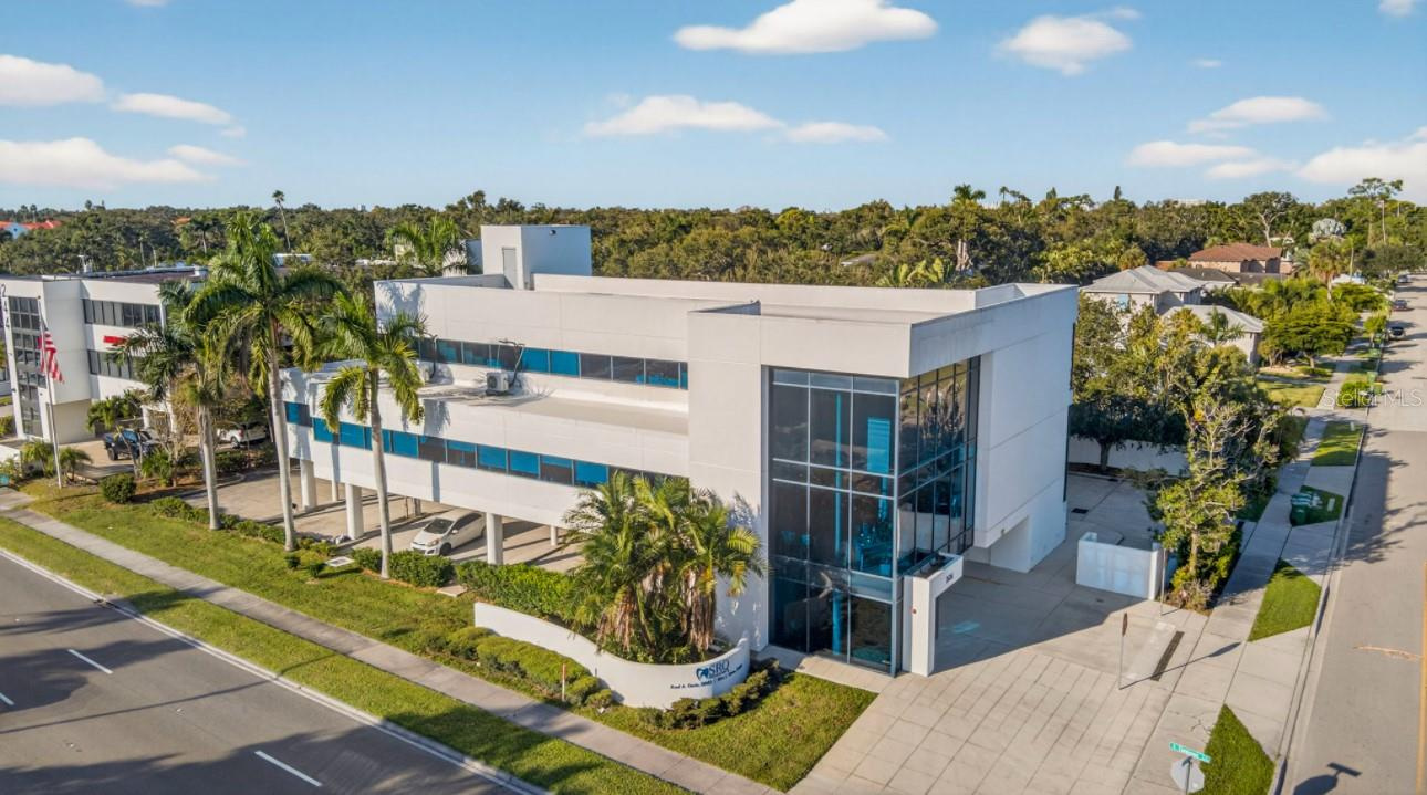 Office Building For Sale in Sarasota, FL - 20,000sq ft