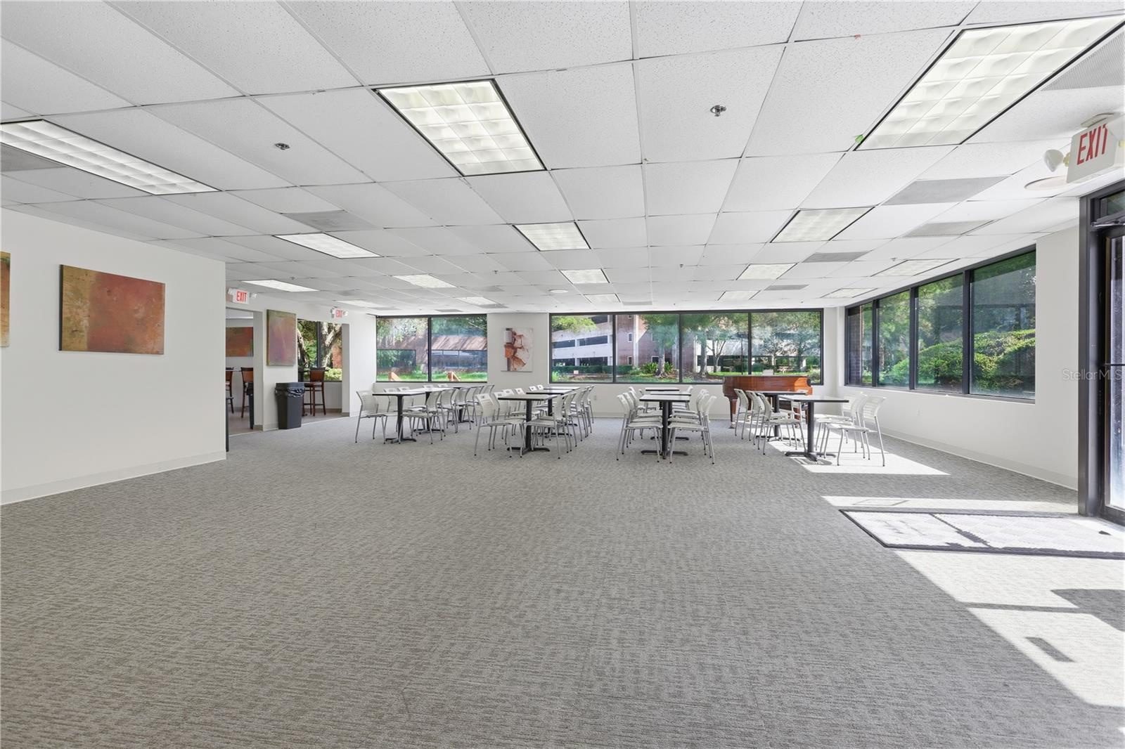 4 Office Buildings ( 18,500 sq ft) leased - 6.59% CAP Rate - Jacksonville $2,499,000