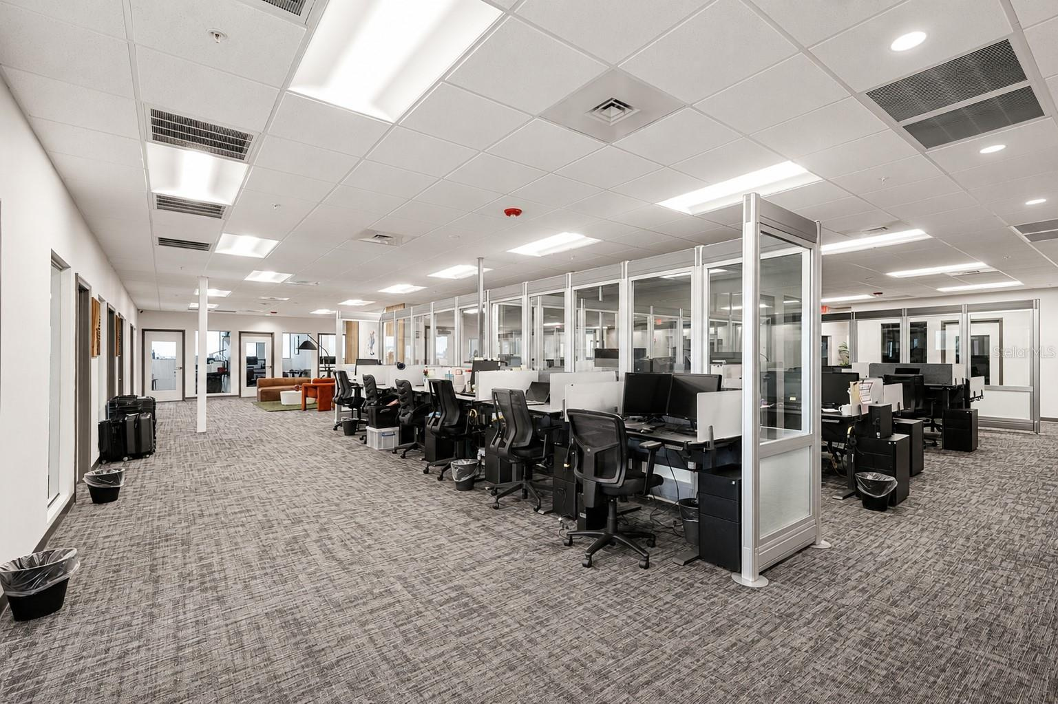 Tampa Large Office Building For Sale $6,200,000 Tampa Large Office Building For Sale $6,200,000