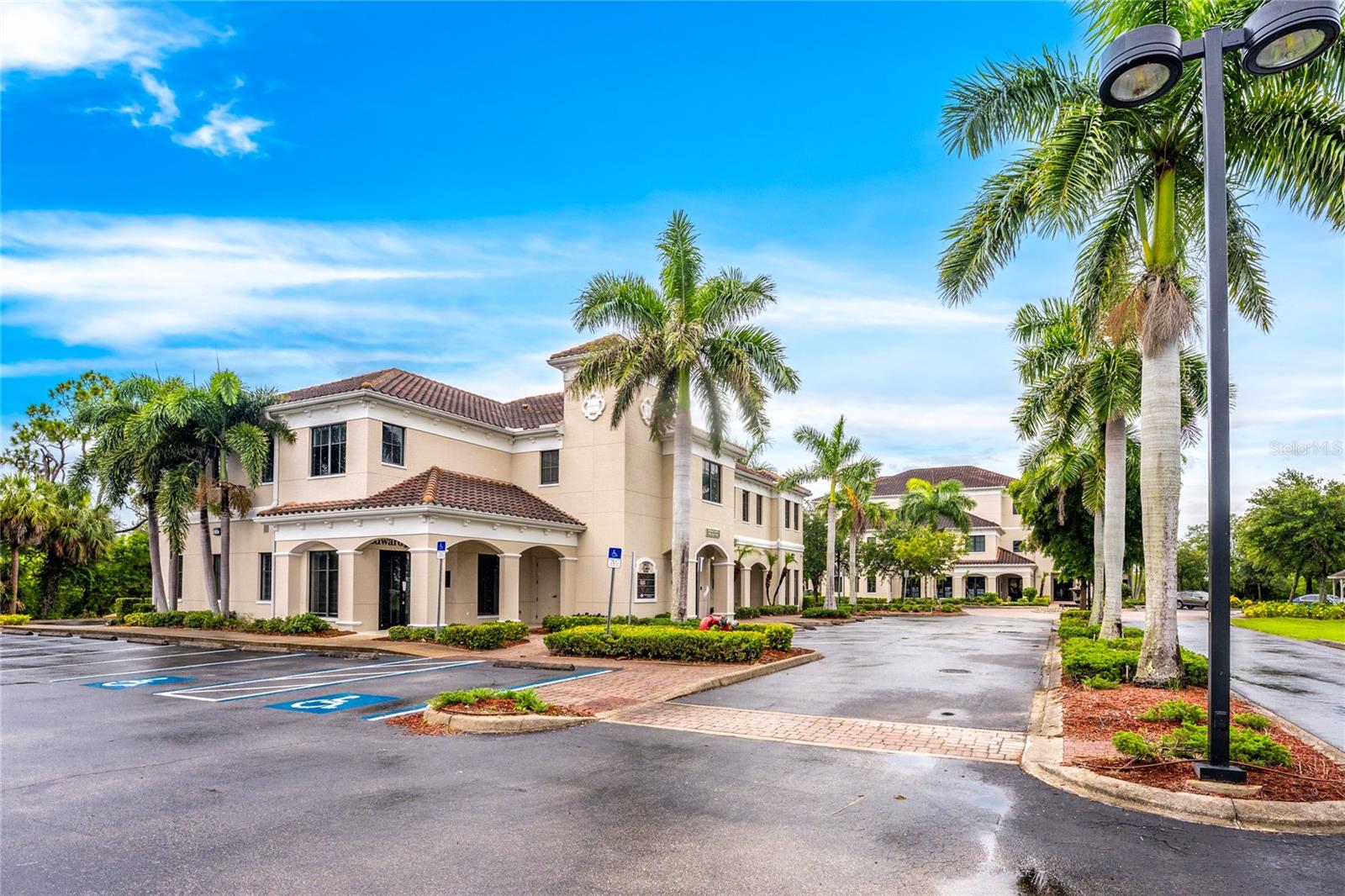 North Port / Sarasota Office Building For Sale - 28K Sq Ft - $5,950,000