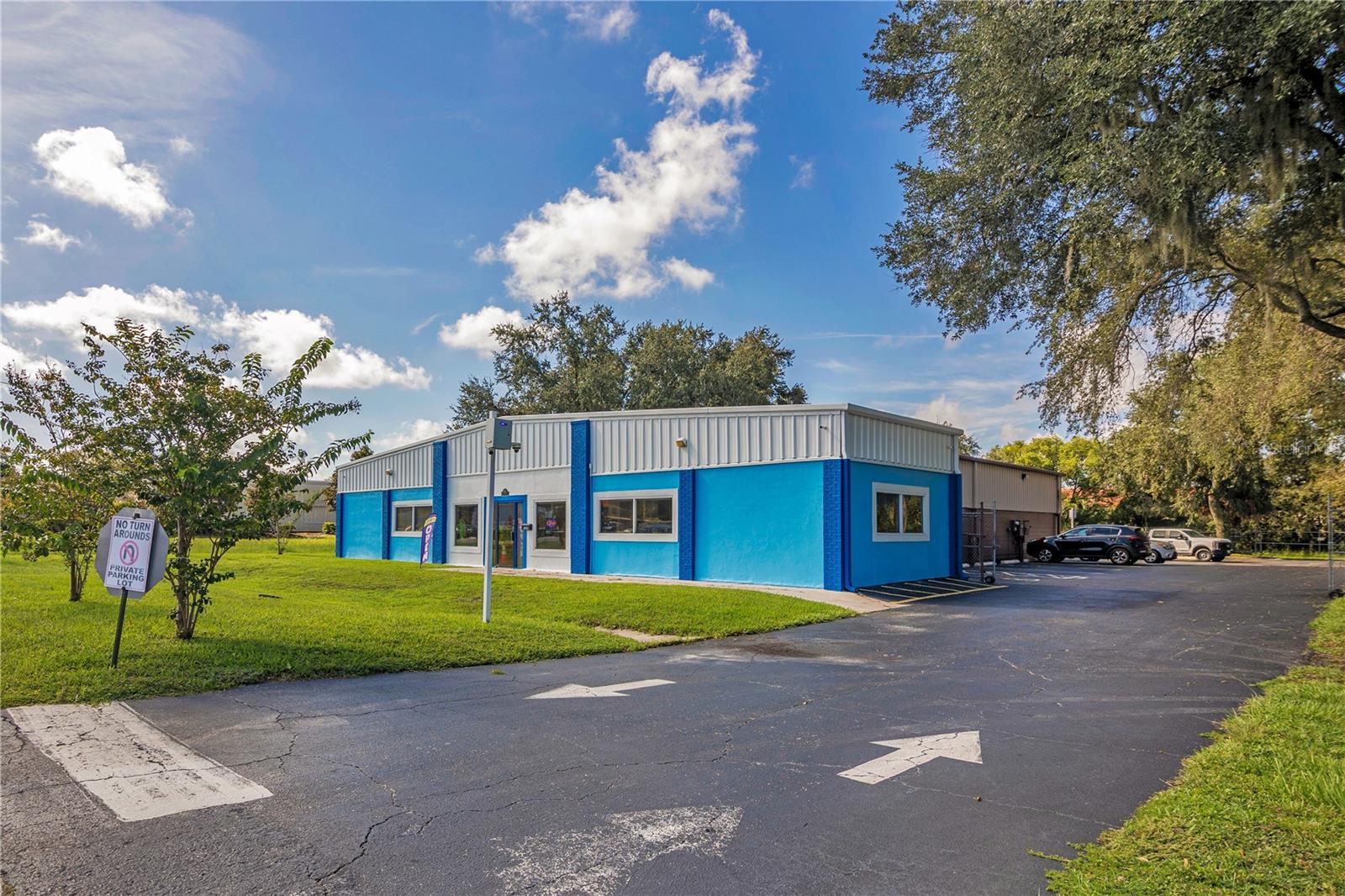 Large Commercial Building For Sale in Apopka, FL - Great For an Office Building $2,600,000