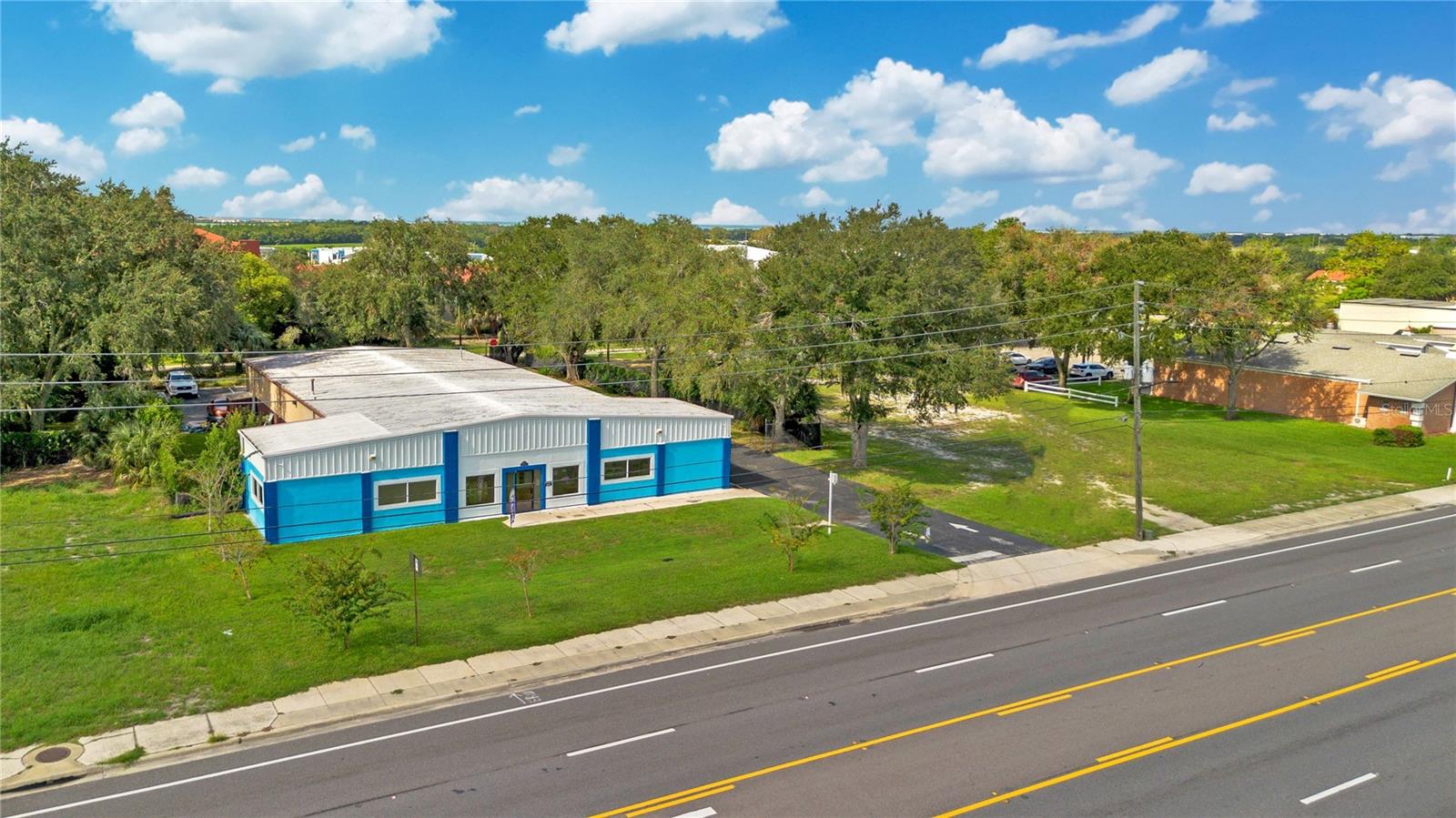 Large Commercial Building For Sale in Apopka, FL - Great For an Office Building $2,600,000