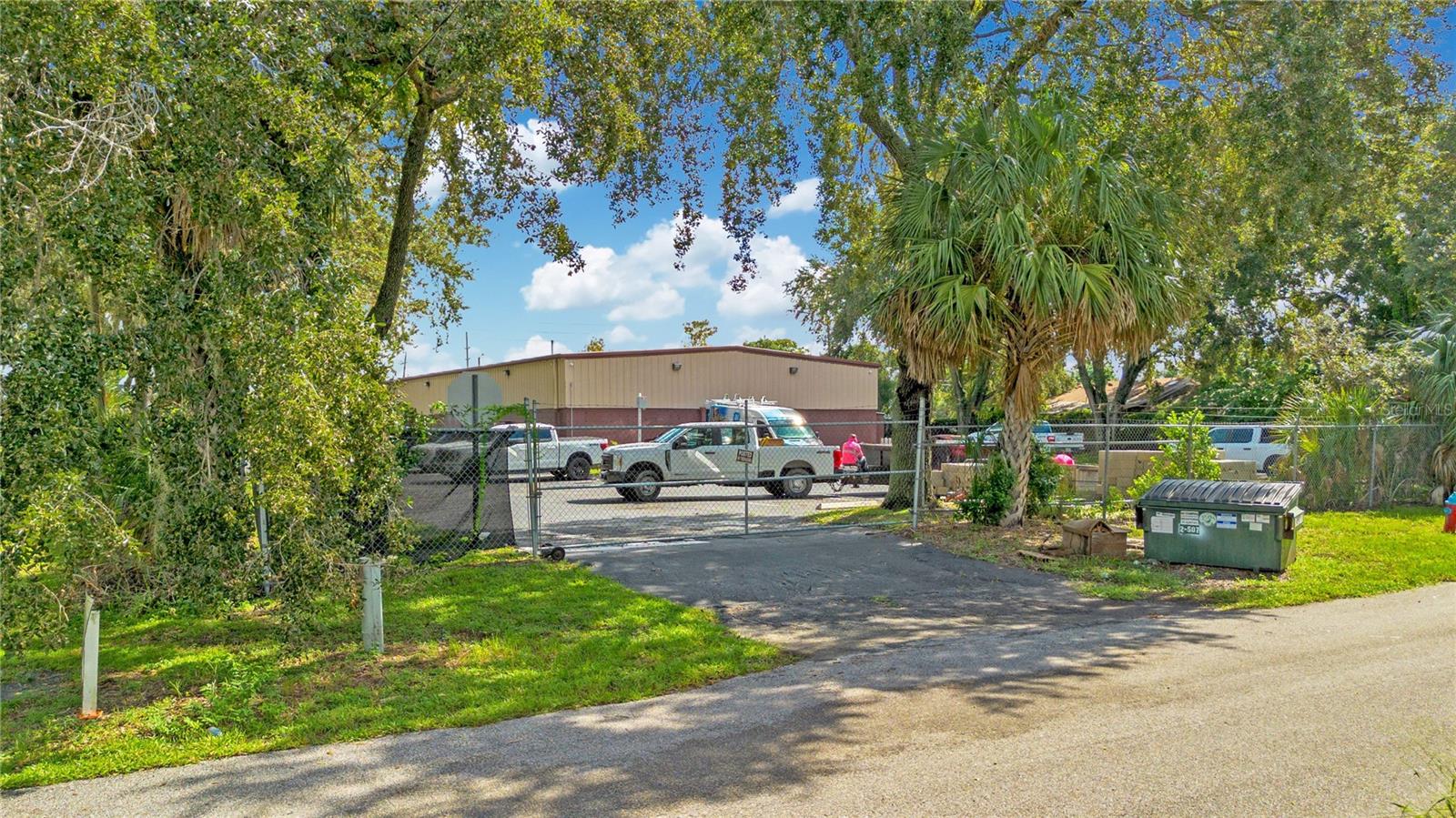 Large Commercial Building For Sale in Apopka, FL - Great For an Office Building $2,600,000
