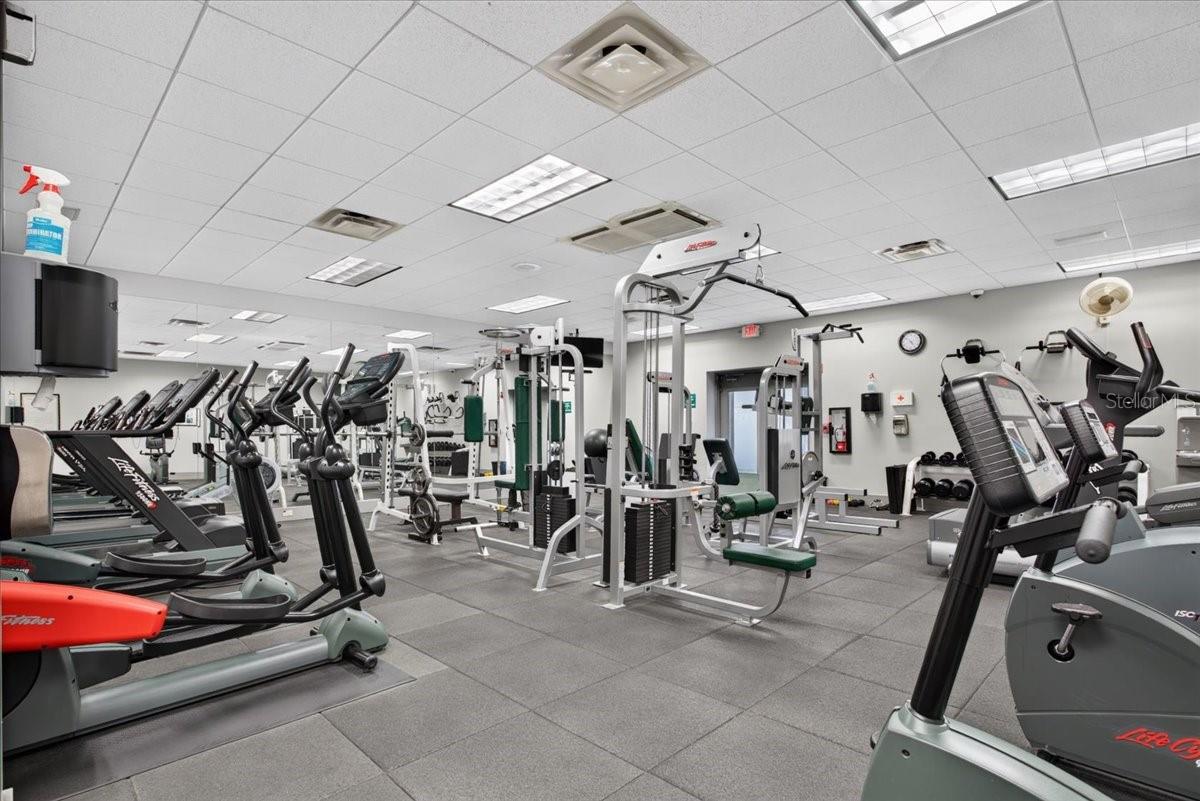Large Office Building / Corporate Headquarters For Sale in Gainesville, FL - 66k Sq Ft $10,900,000 Large Office Building / Corporate Headquarters For Sale in Gainesville, FL - 66k Sq Ft $10,900,000