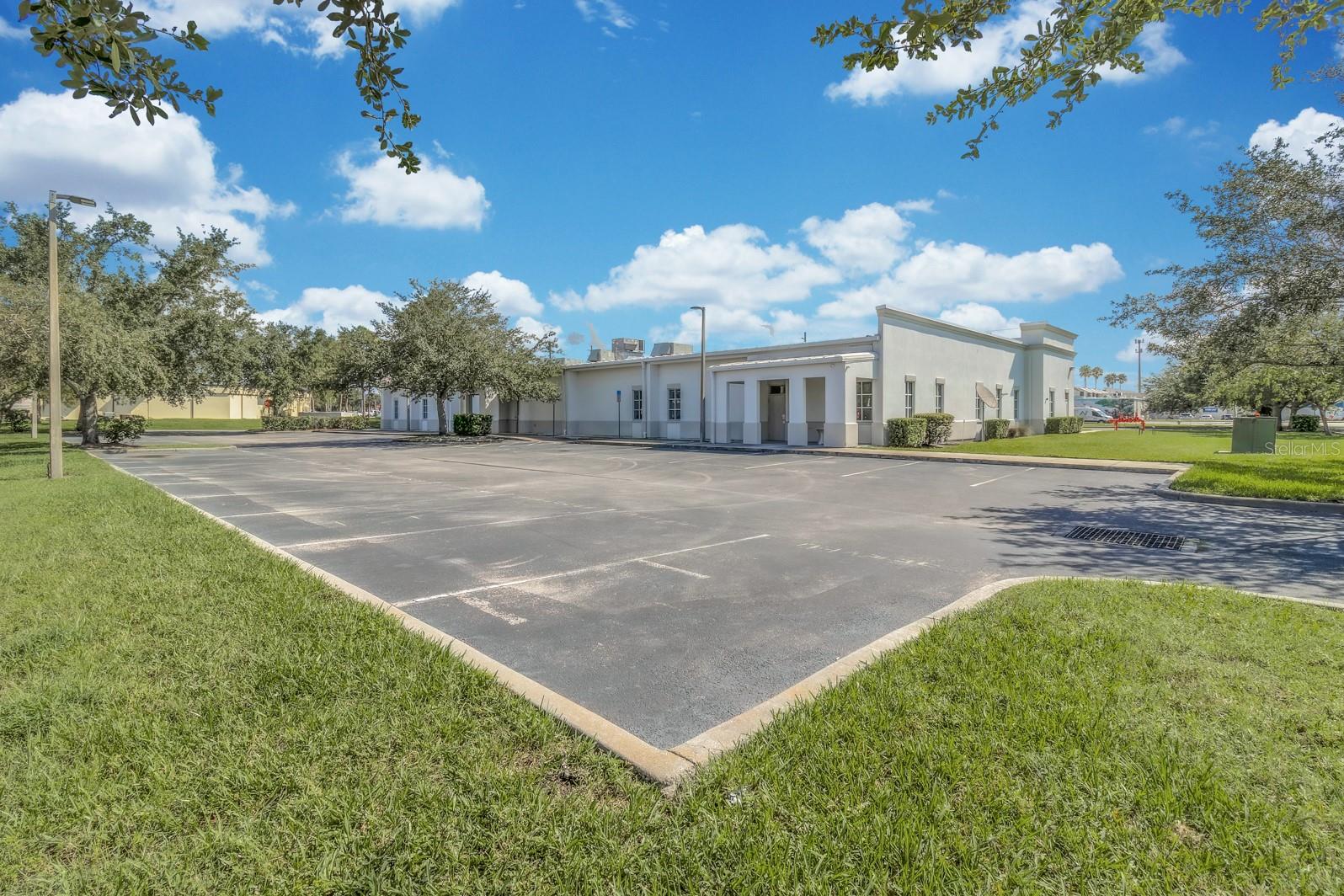 Large Office Building For Sale in Kissimmee, FL - 15,000 Sq Ft $5,000,000 Large Office Building For Sale in Kissimmee, FL - 15,000 Sq Ft $5,000,000